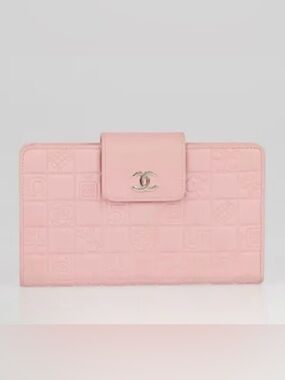 CHANEL Light Pink Quilted CC Snap Wallet
